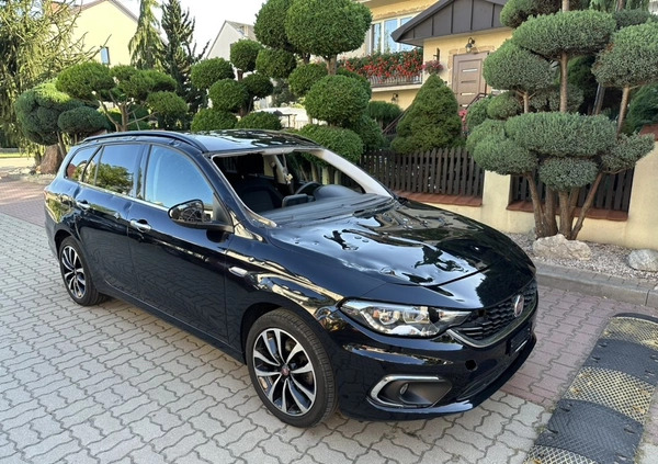 Fiat Tipo cena 34900 przebieg: 90121, rok produkcji 2018 z Garwolin małe 211